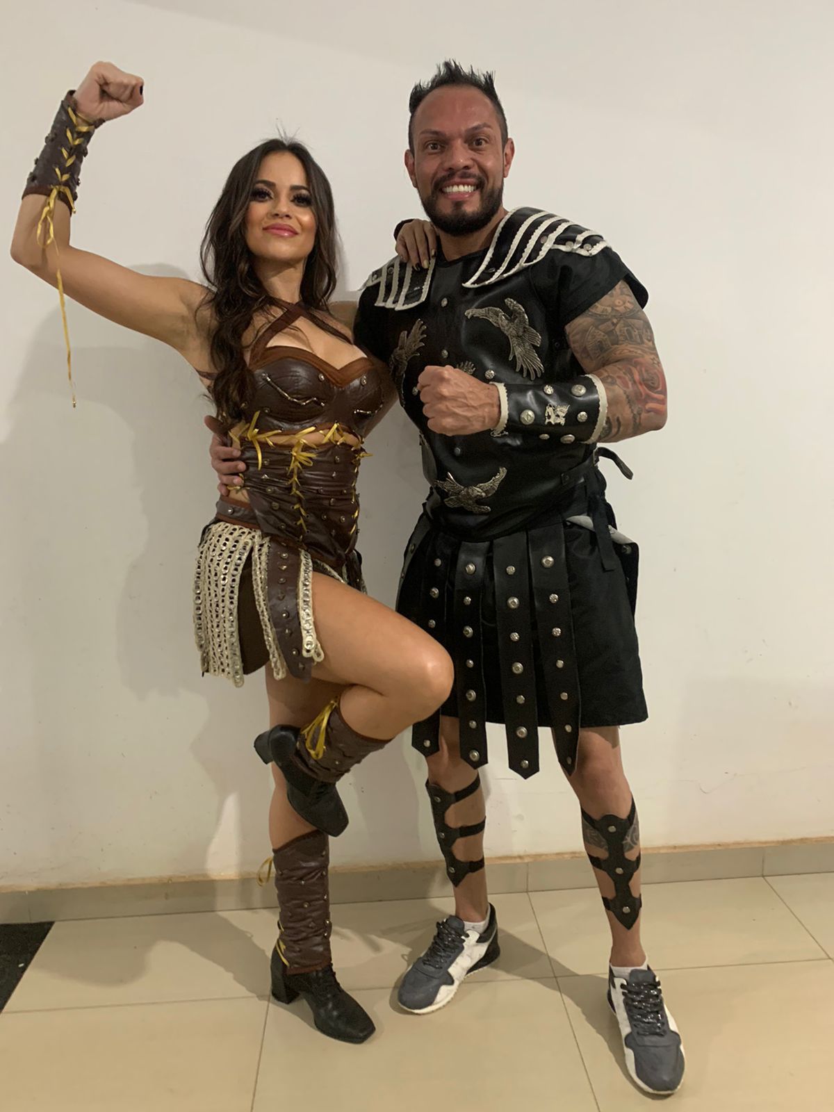 Gladiador e Gladiadora Marrom - Clientes 